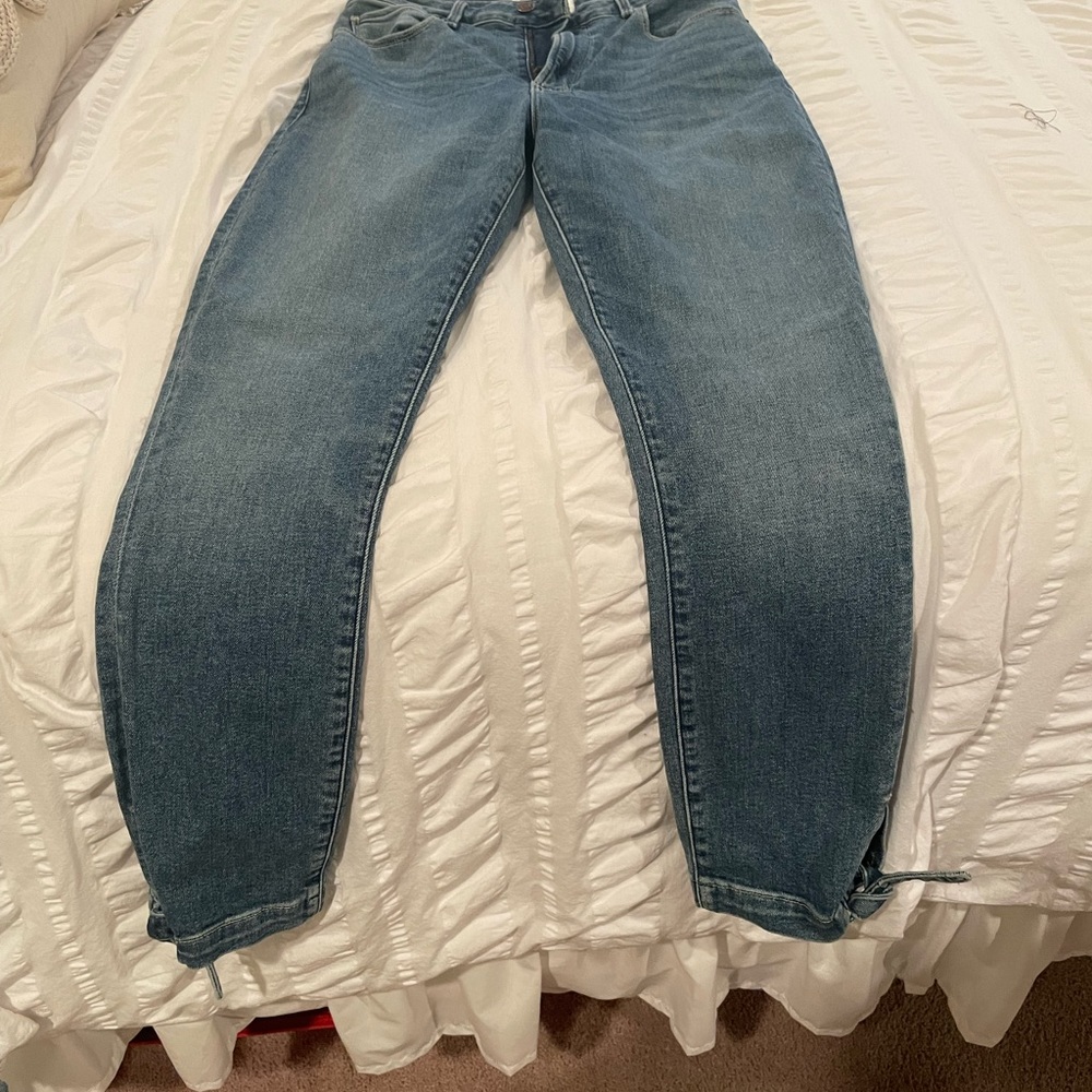 Abercrombie & Fitch size 27 jeans tie at ankles